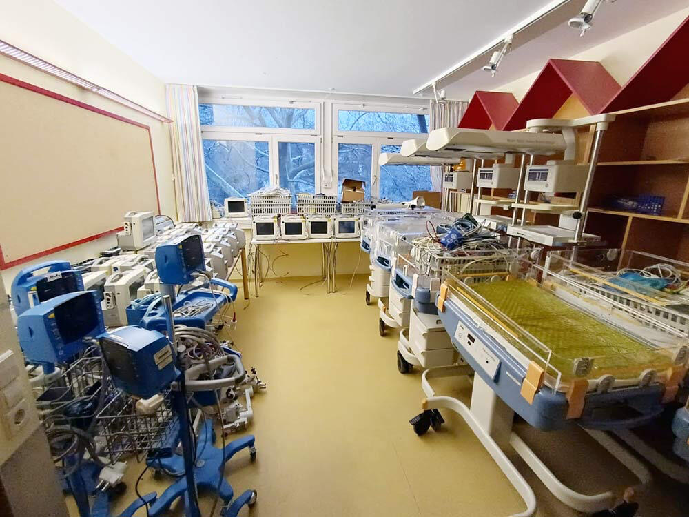 Überwachungsmonitore und pädiatrische Wärmebetten